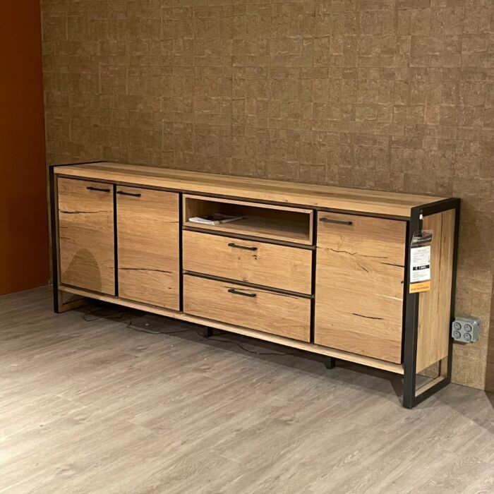 Henders & Hazel Dressoir Metalo