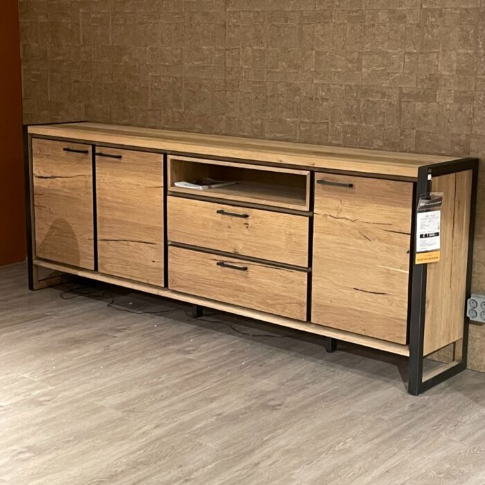 Henders & Hazel Dressoir Metalo
