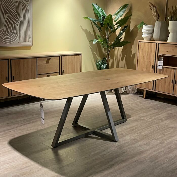 Henders & Hazel Eetkamertafel Shimanto 