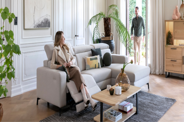 Ultiem comfort: De voordelen van een relaxbank in je woonkamer